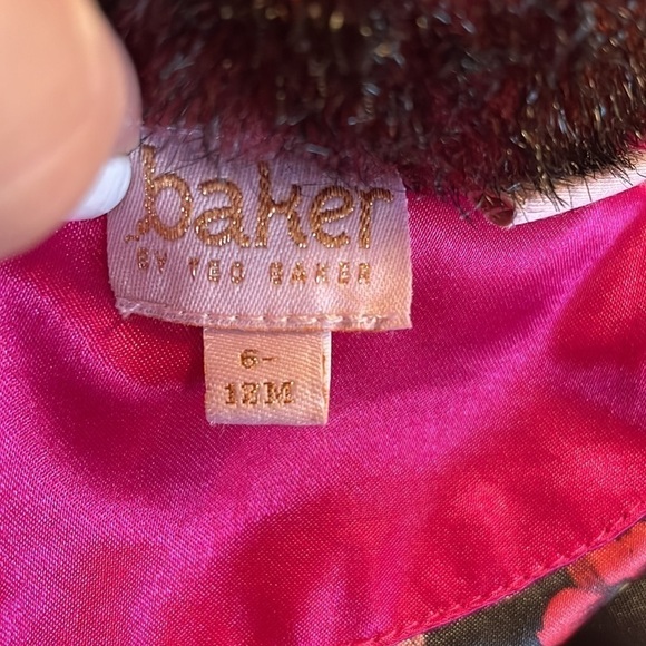 Baker by Ted Baker Faux Fur Shawl Infant Size 6-12 months - Picture 9 of 15